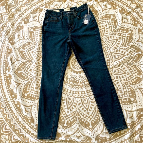 SALE! BRAND NEW NWT High Rise Skinny Jeans - Picture 2 of 6